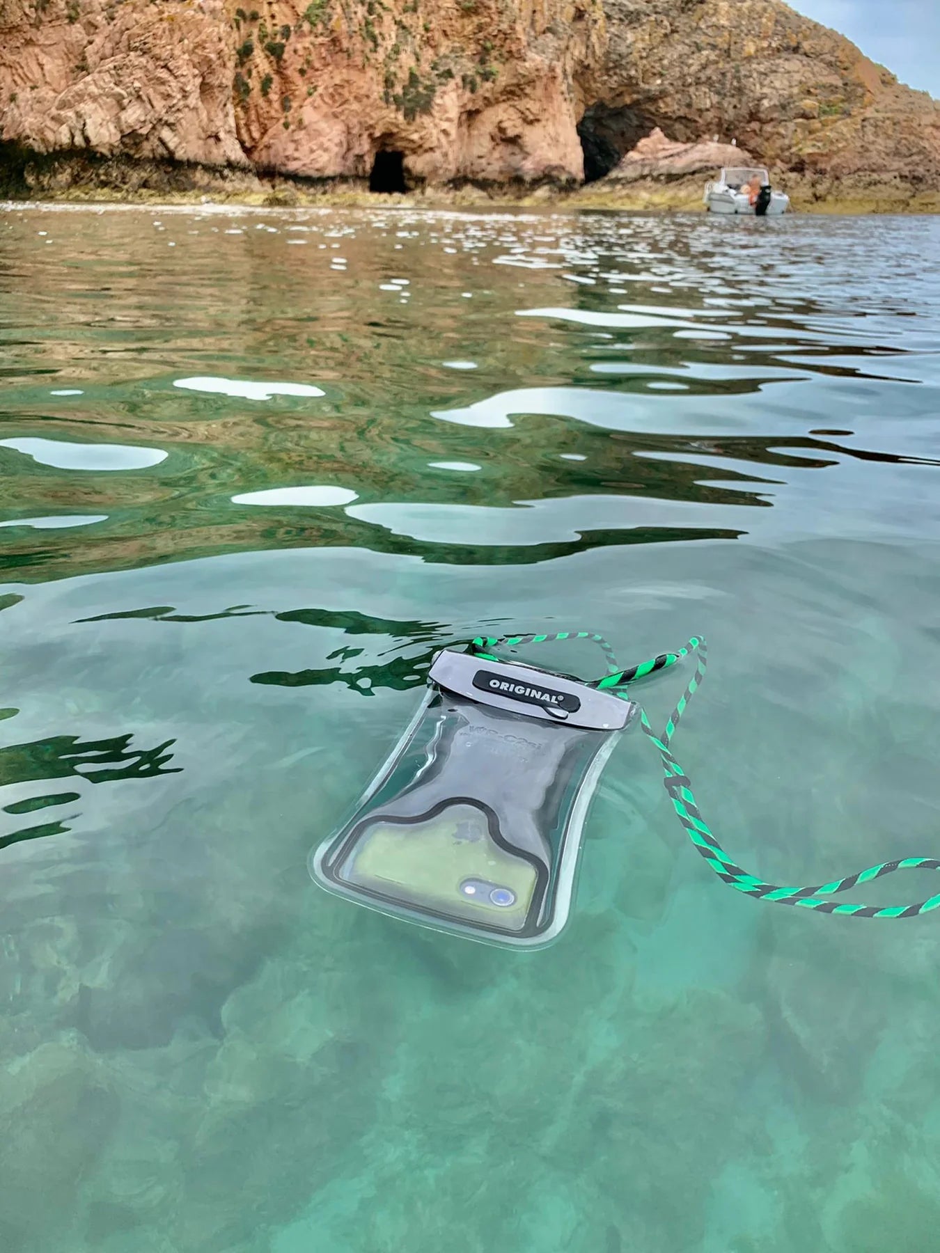 SURFIE - HOUSSE ETANCHE ET FLOTTANTE POUR TELEPHONE PORTABLE - ORIGINAL®