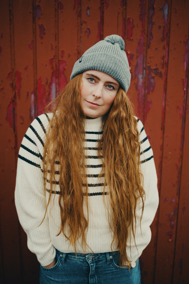 Bonnet 100% Laine MERINOS (avec pompon) fabriqué en Allemagne - GRIS