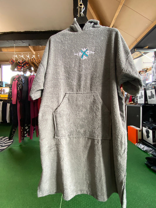 PONCHO NO WAX Surfshop - GRIS